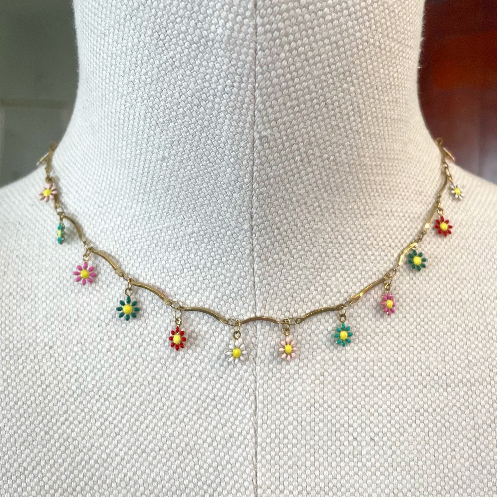 Habaha Paris Daisy Chain Charm Necklace
